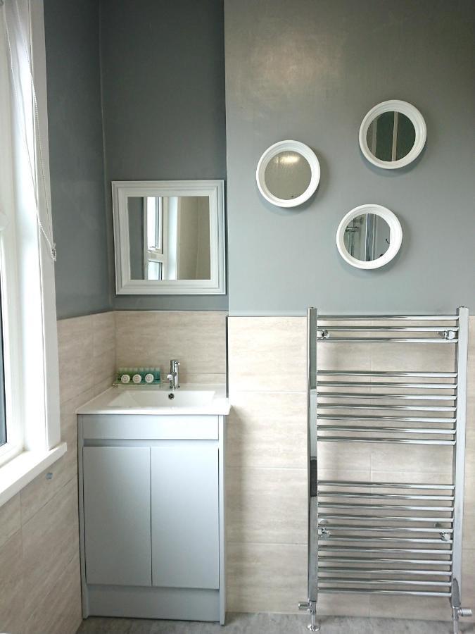 Entire 2-Bedroom House With Garden York Zewnętrze zdjęcie