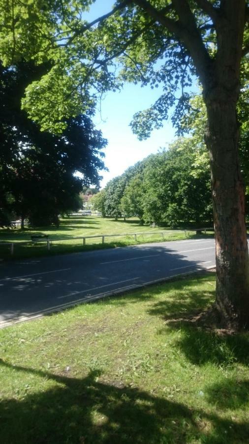 Entire 2-Bedroom House With Garden York Zewnętrze zdjęcie